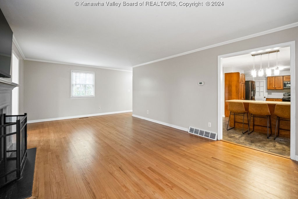 1673 Woodvale Drive
