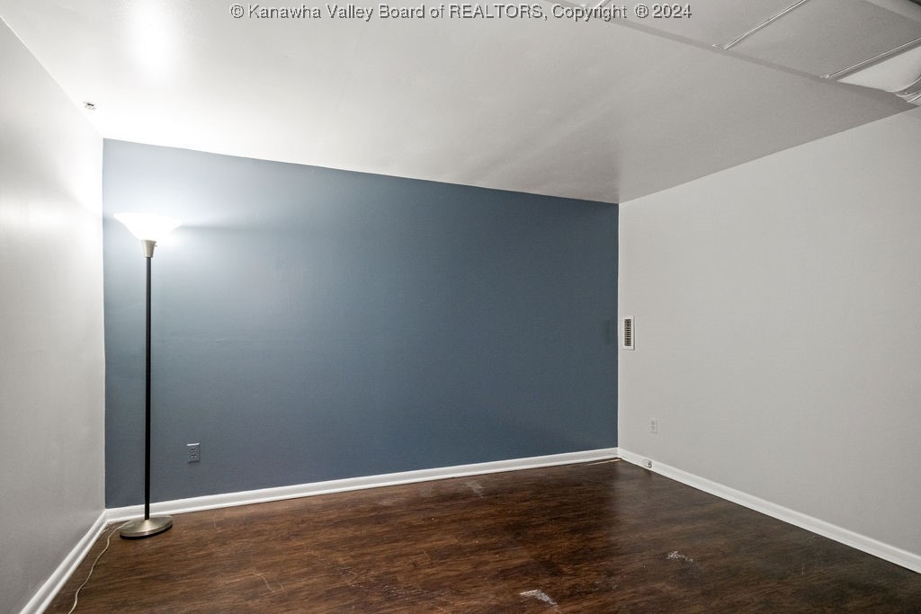 1673 Woodvale Drive
