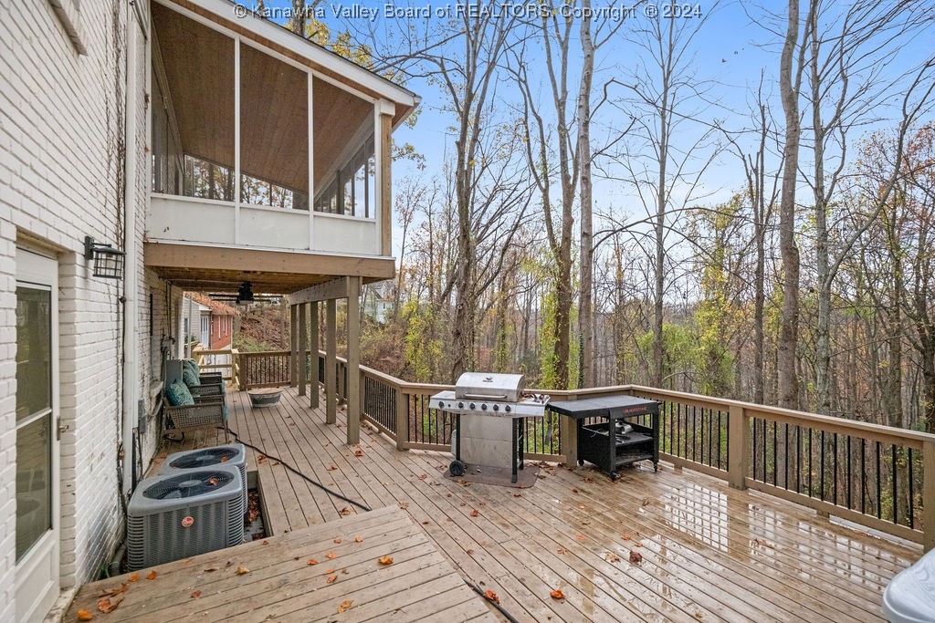 1673 Woodvale Drive
