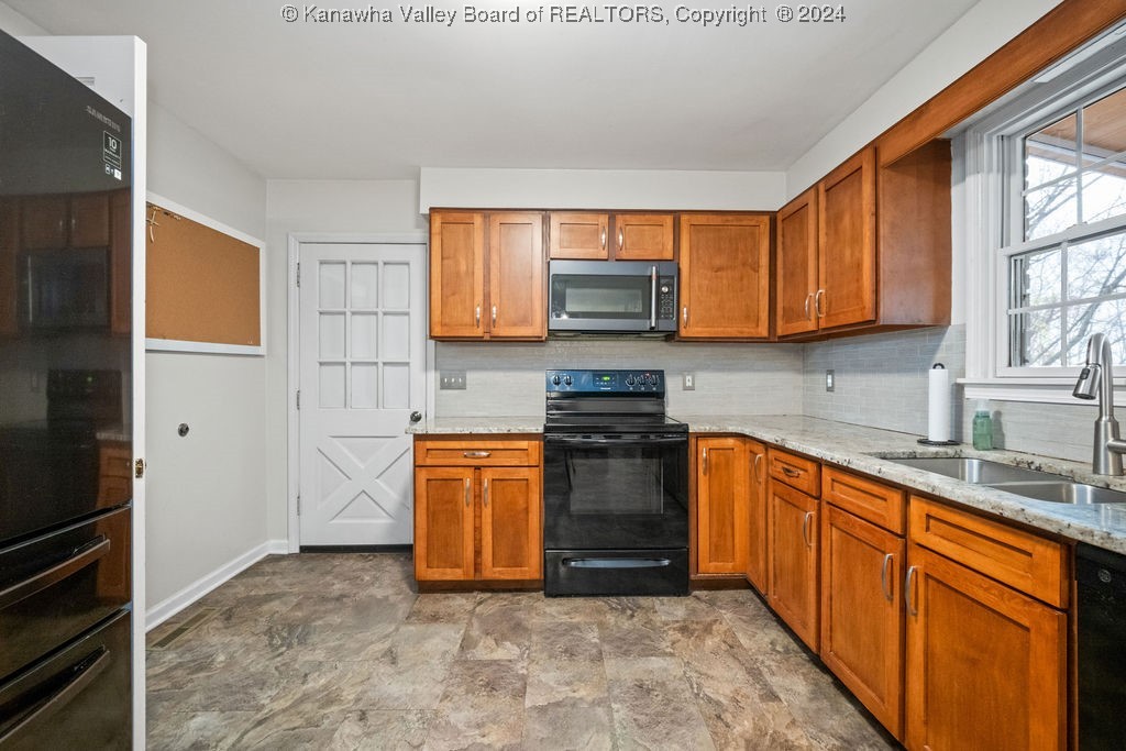 1673 Woodvale Drive