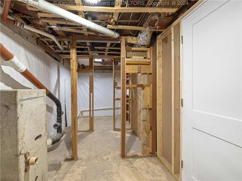 307 W 33rd