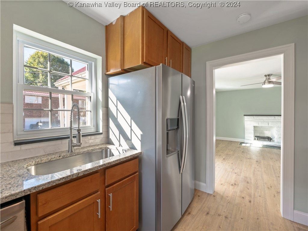 307 W 33rd