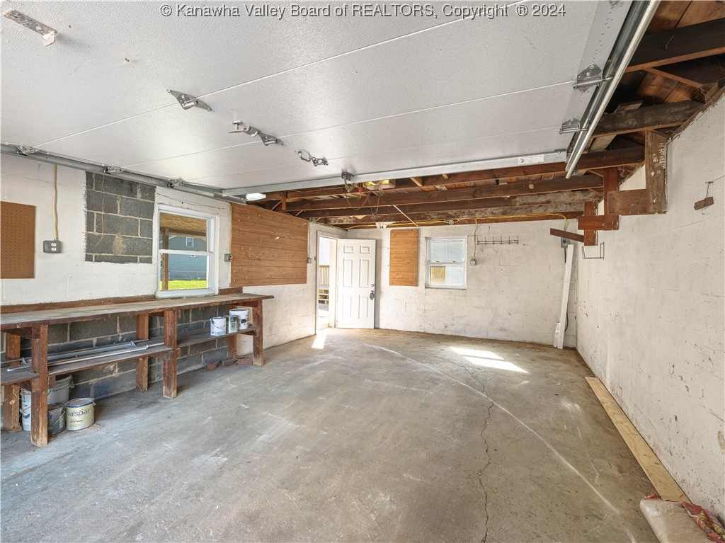 307 W 33rd
