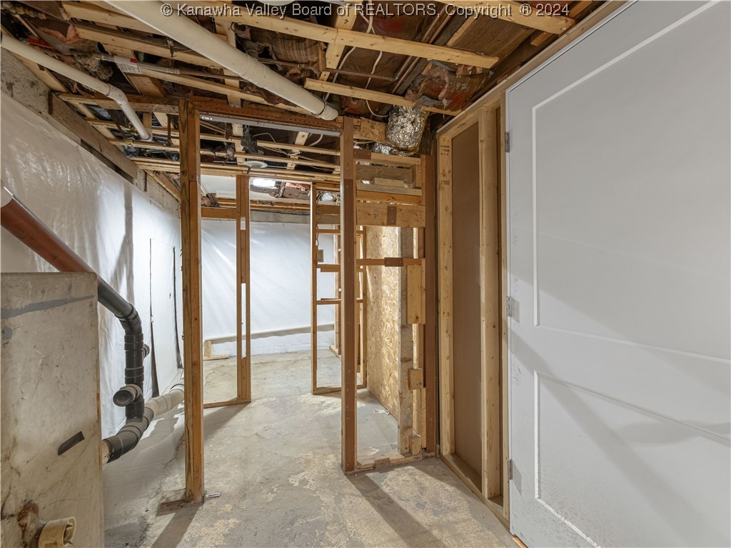 307 W 33rd