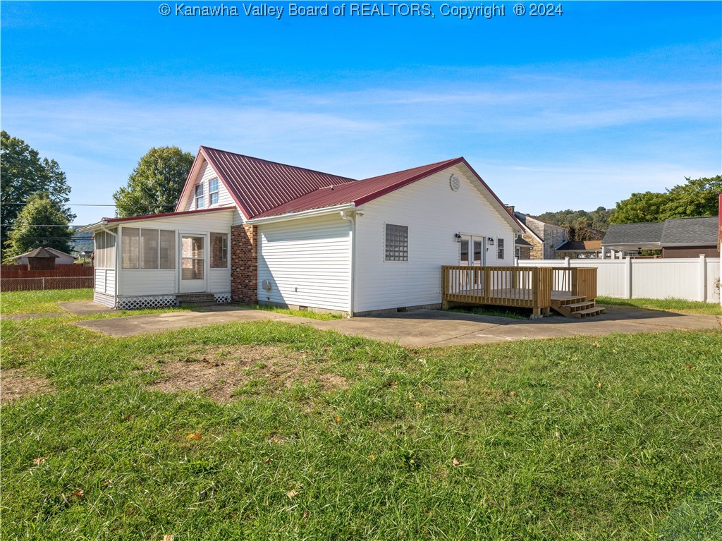 307 W 33rd