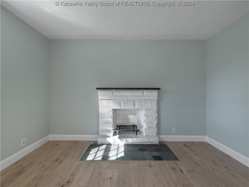 307 W 33rd