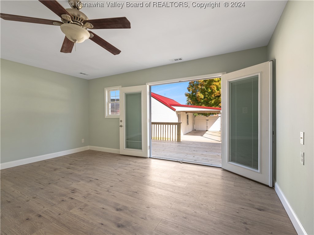 307 W 33rd
