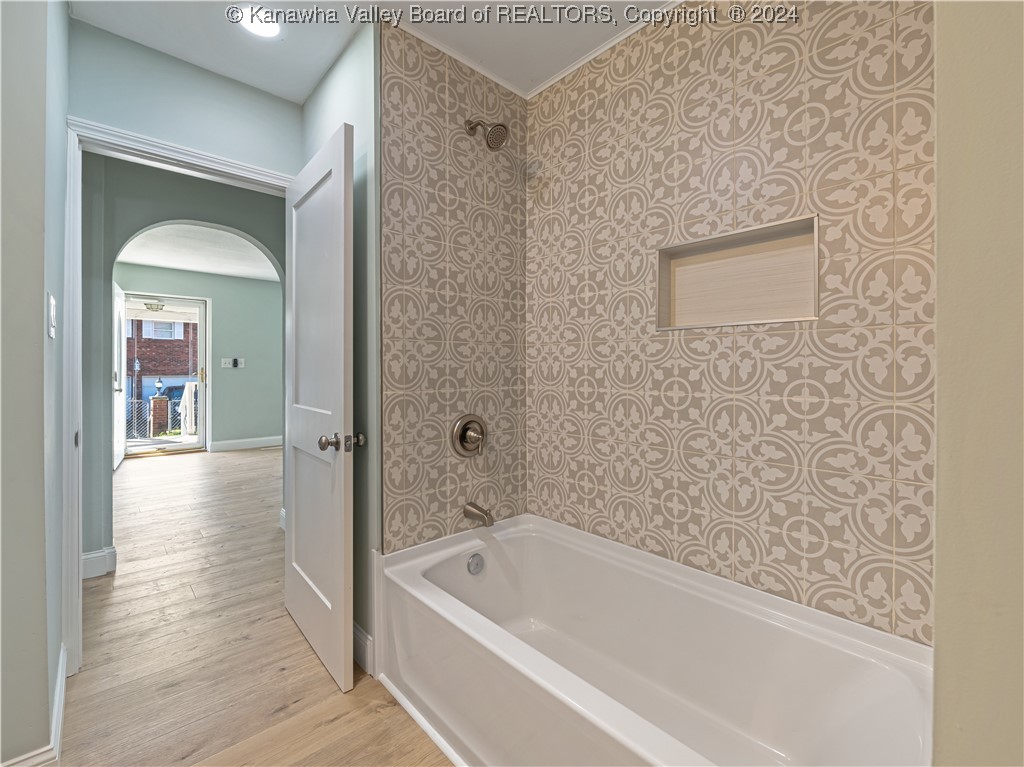 307 W 33rd