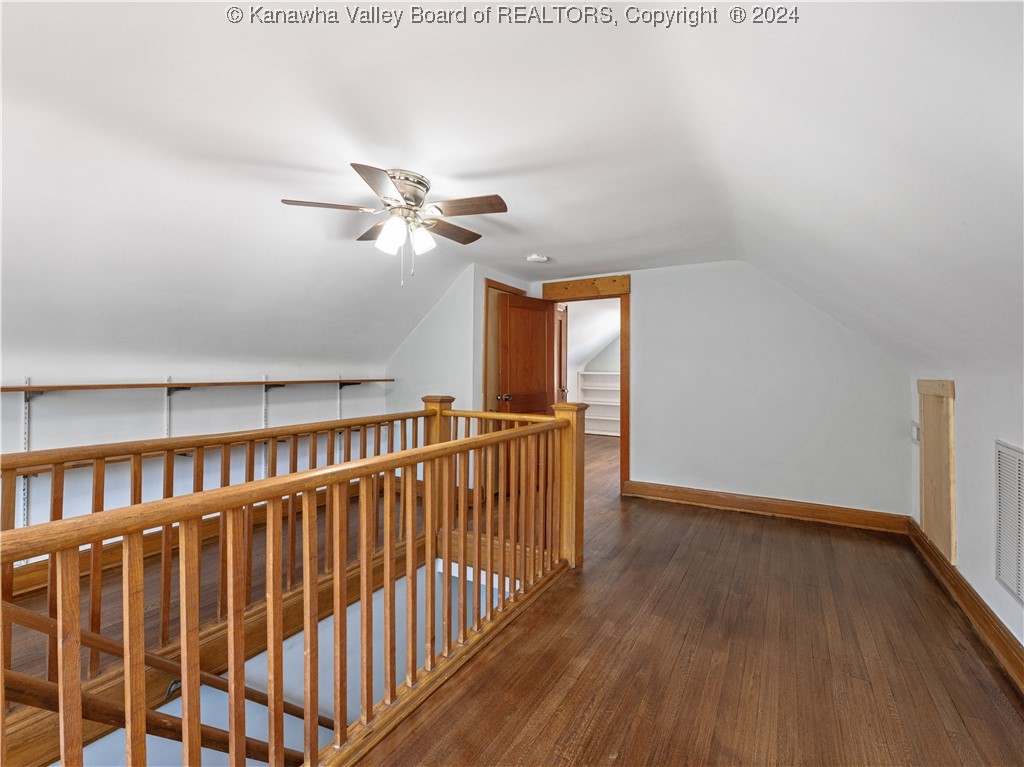 307 W 33rd