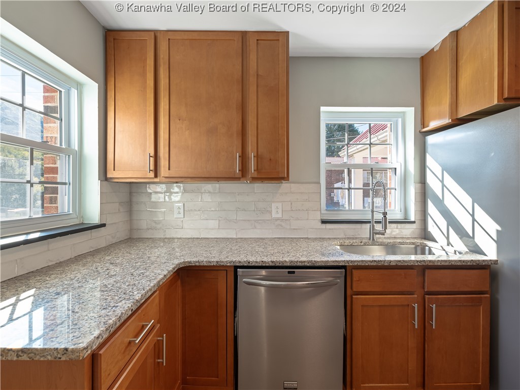307 W 33rd
