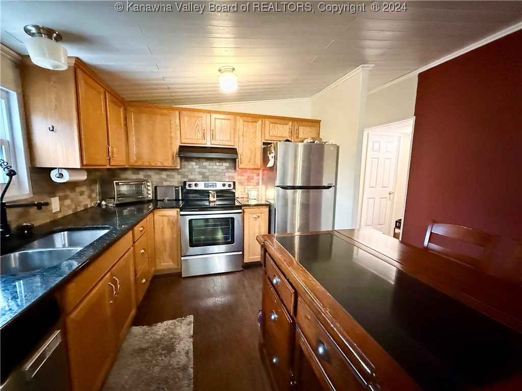 632 Lynn Brooke Place