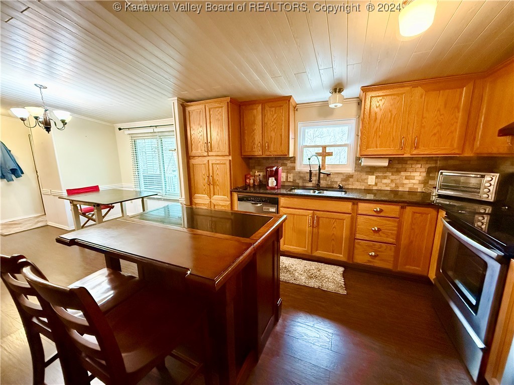 632 Lynn Brooke Place