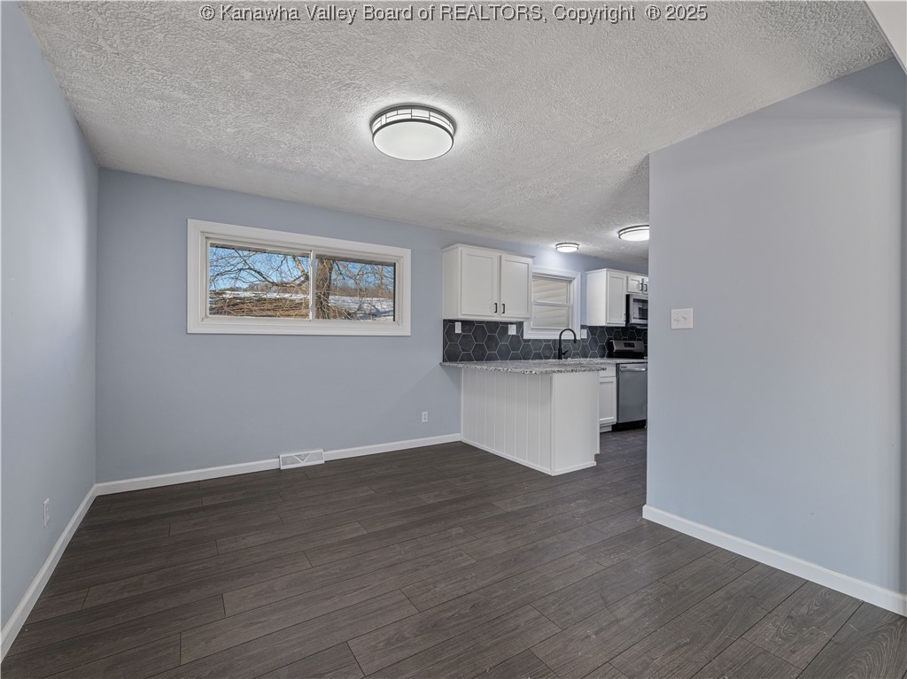 5225 Alpine Drive