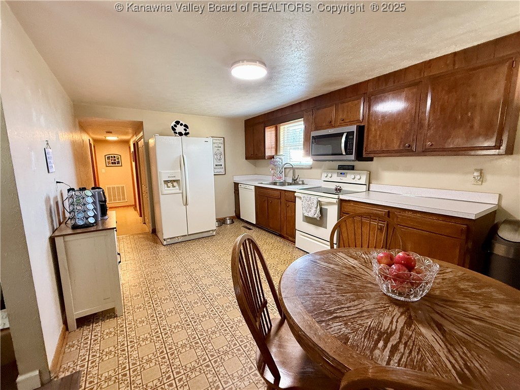 5411 Kendall Drive