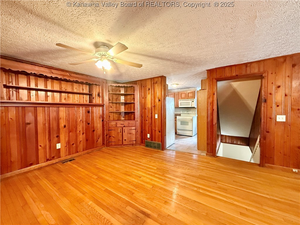 860 Greendale Drive