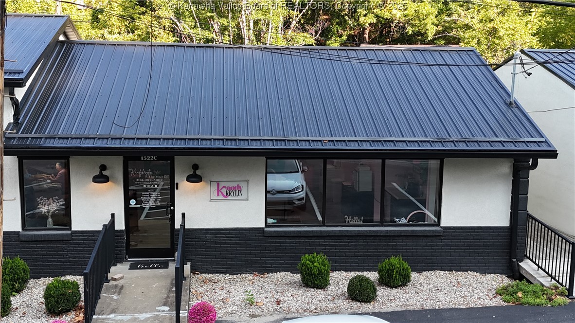 1522 Oakhurst Drive