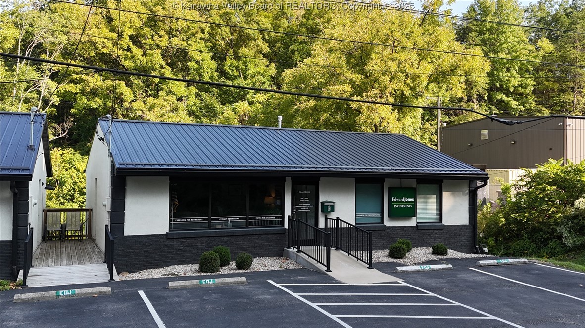 1522 Oakhurst Drive