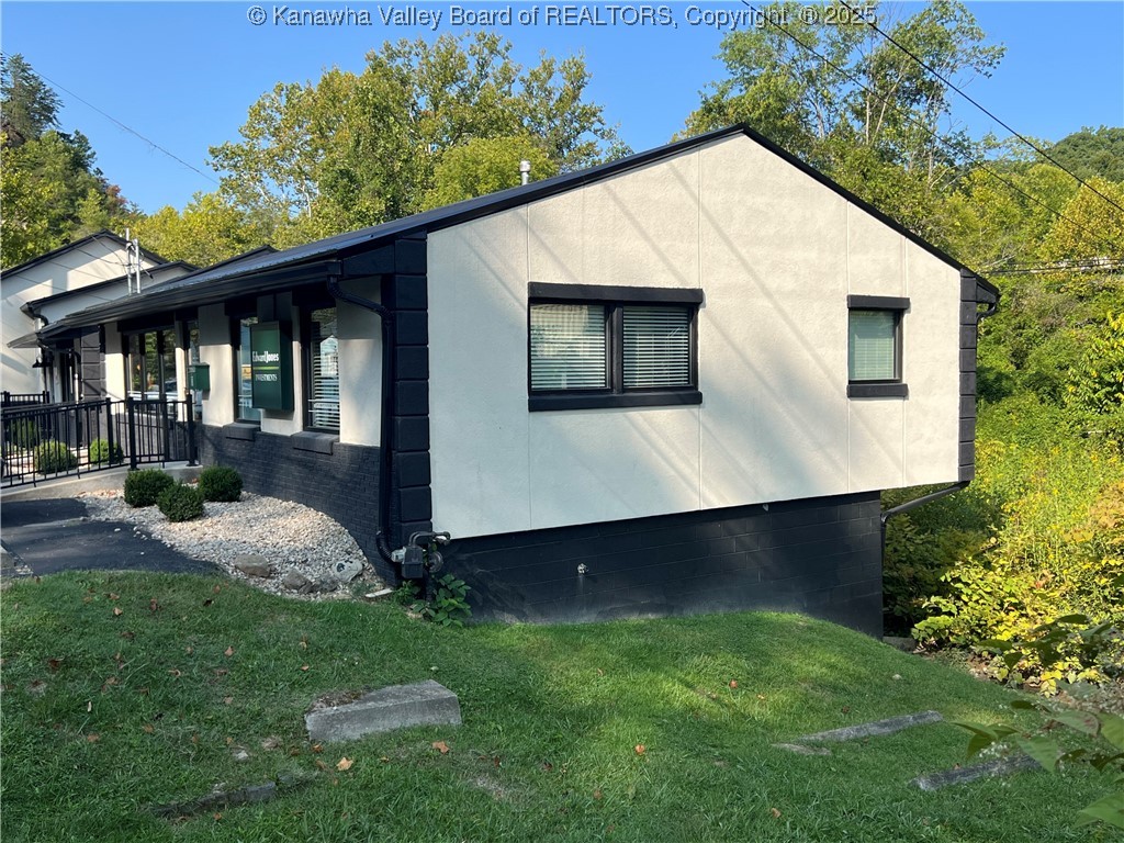1522 Oakhurst Drive