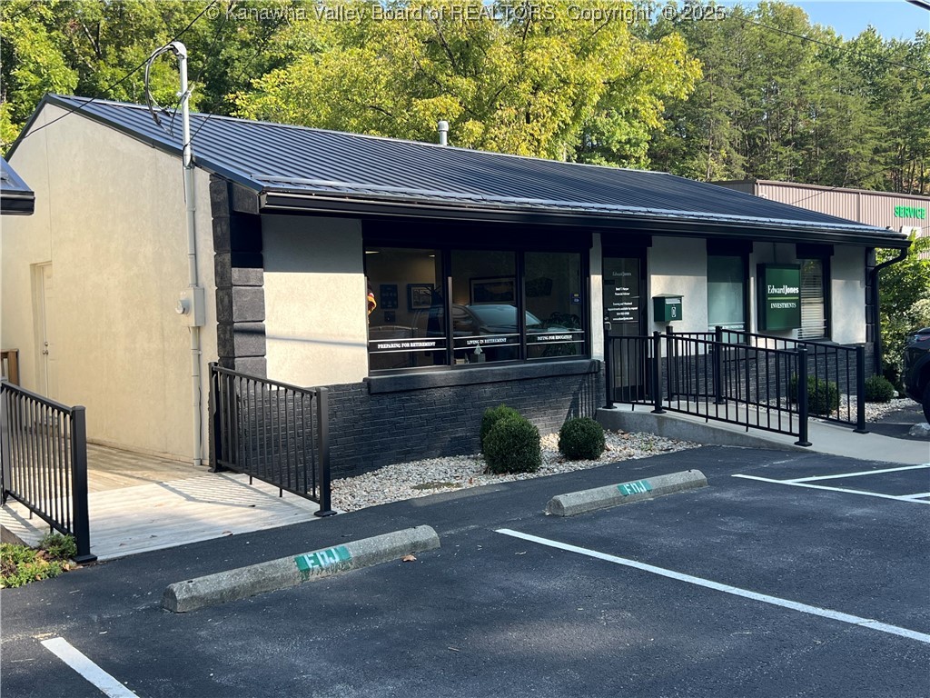 1522 Oakhurst Drive