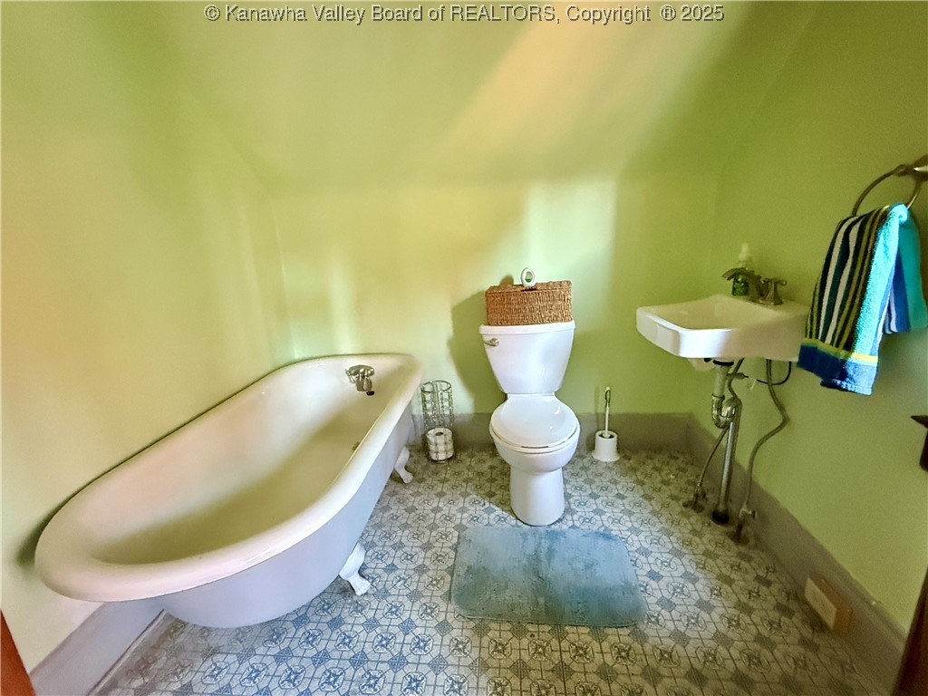 1565 Virginia Street E