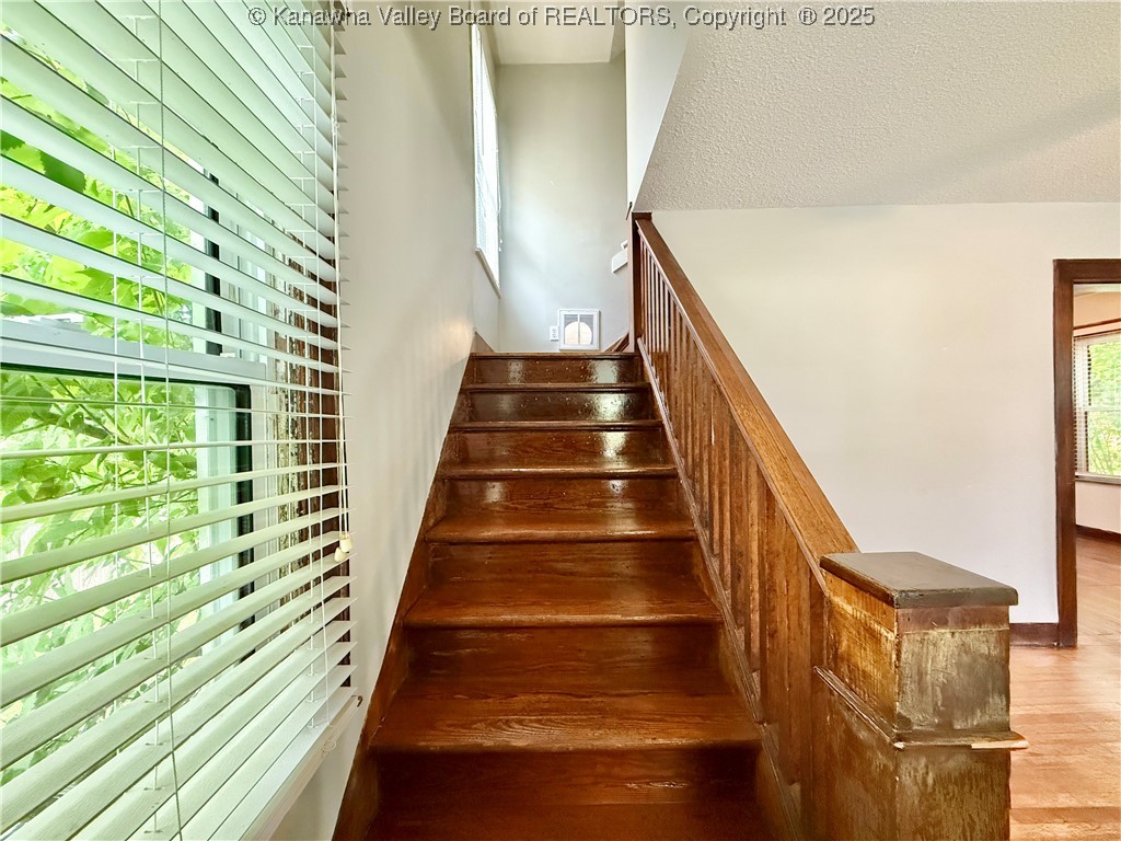 407 Rosemont Avenue