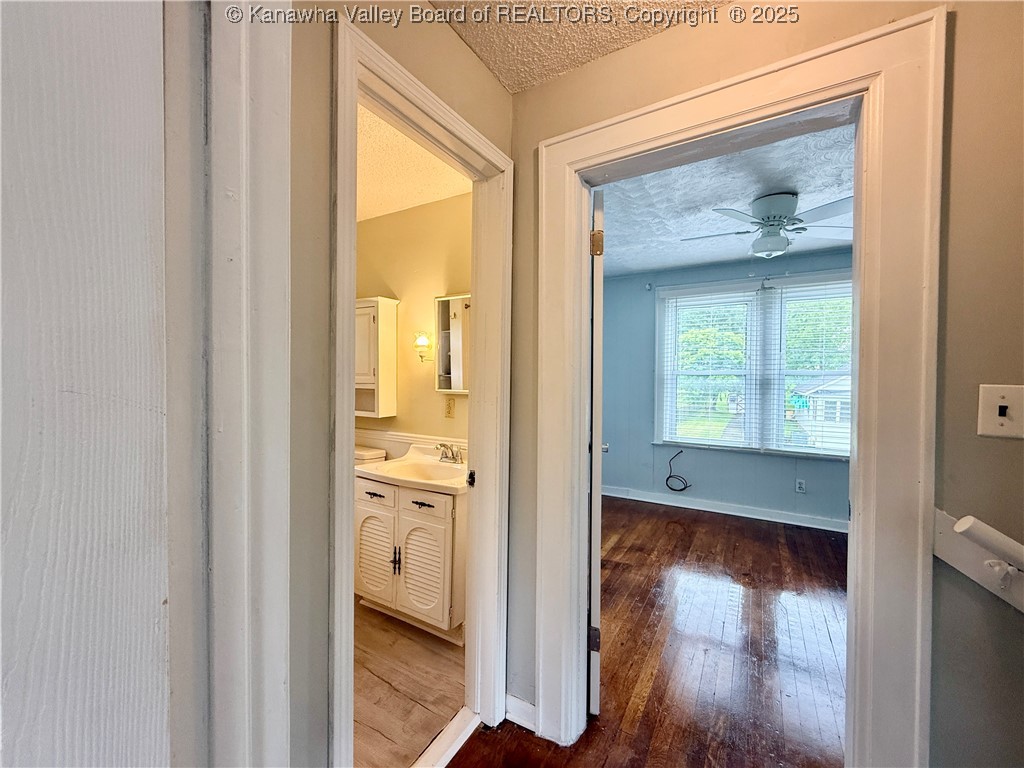 407 Rosemont Avenue