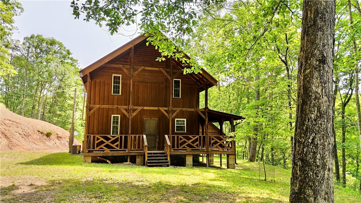 586 Grannies Creek Road