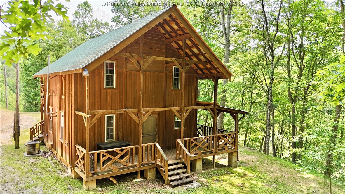 586 Grannies Creek Road