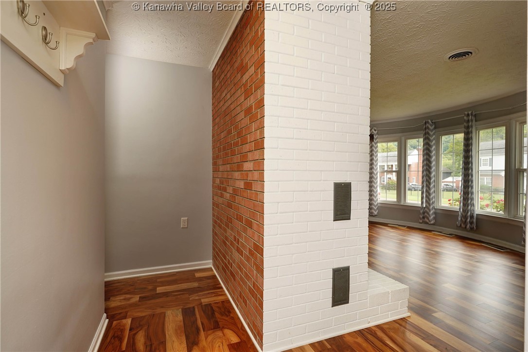 6551 Roosevelt Avenue