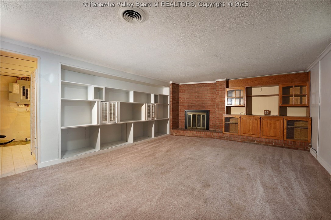 6551 Roosevelt Avenue