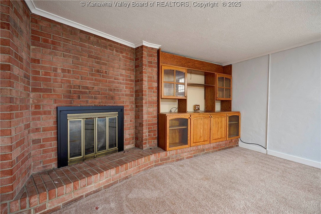 6551 Roosevelt Avenue