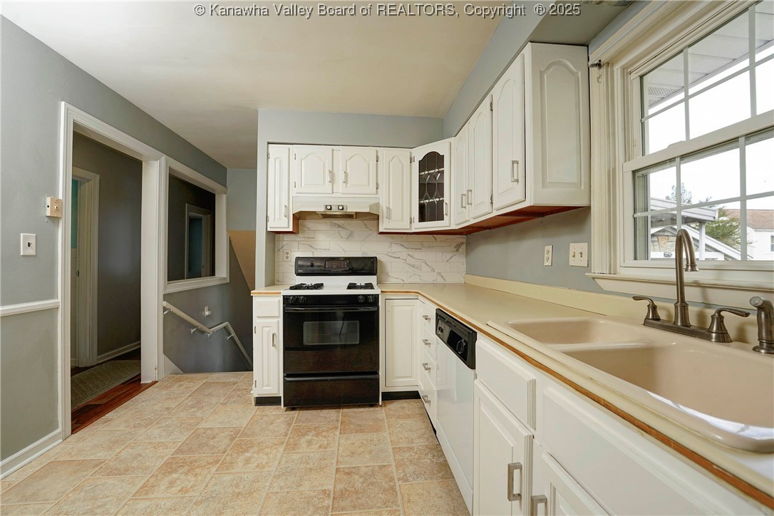 6551 Roosevelt Avenue