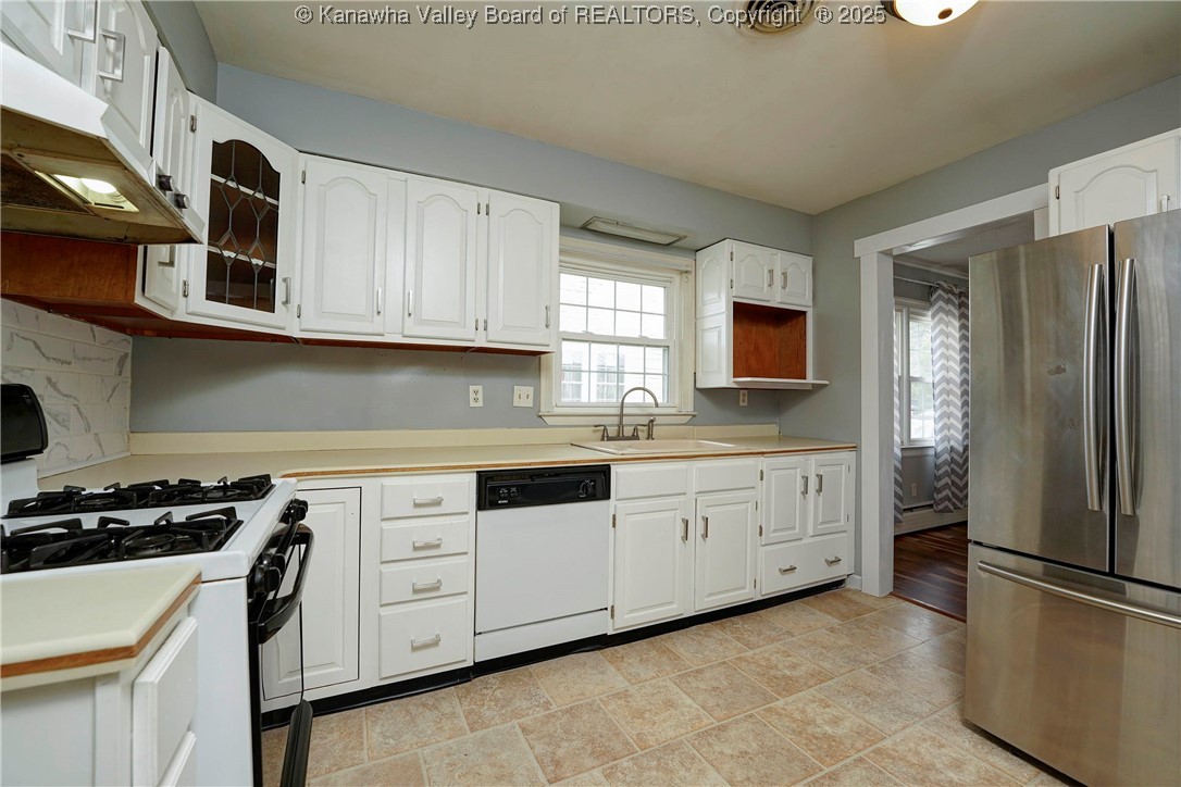 6551 Roosevelt Avenue