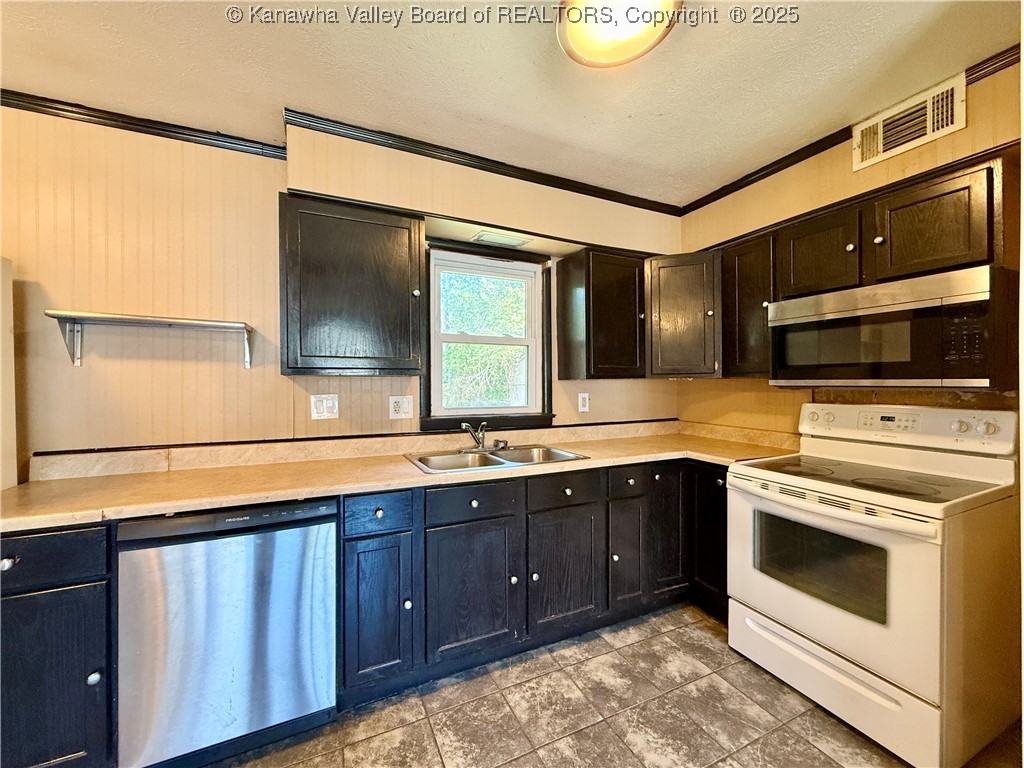 5207 Swiss Drive