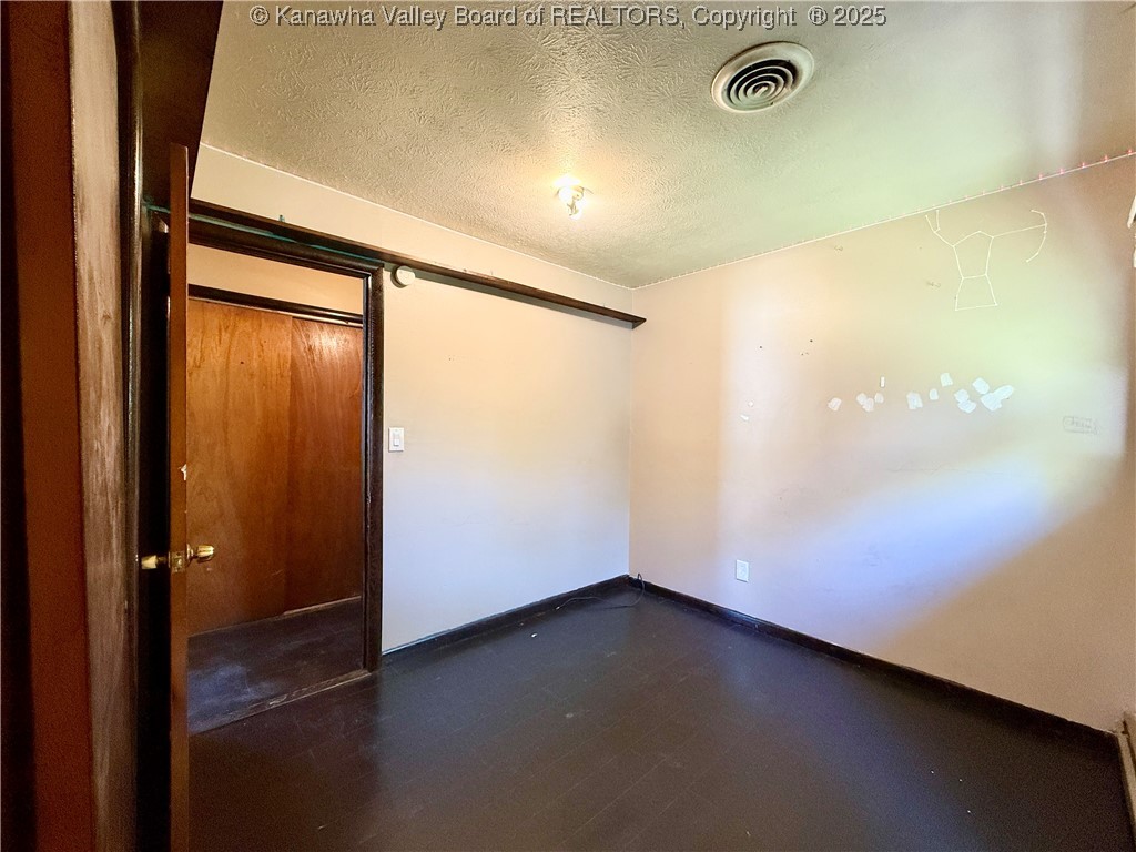 5207 Swiss Drive