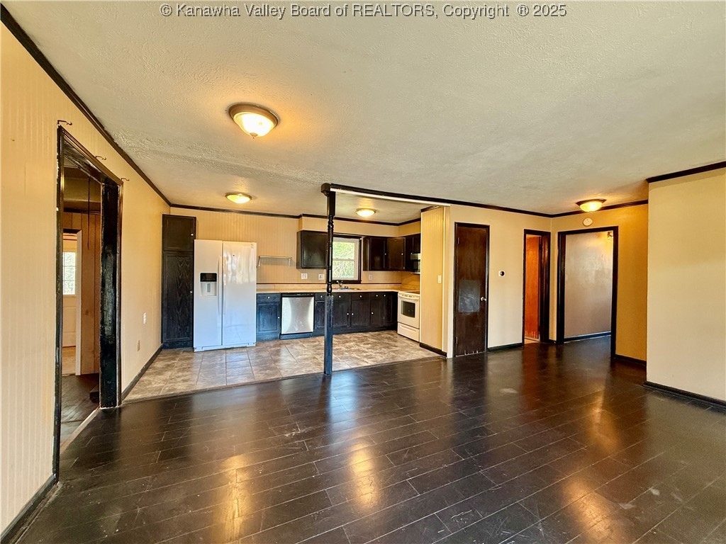 5207 Swiss Drive