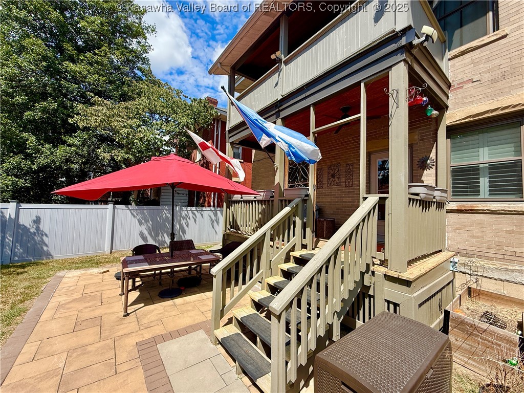 1565 Quarrier Street