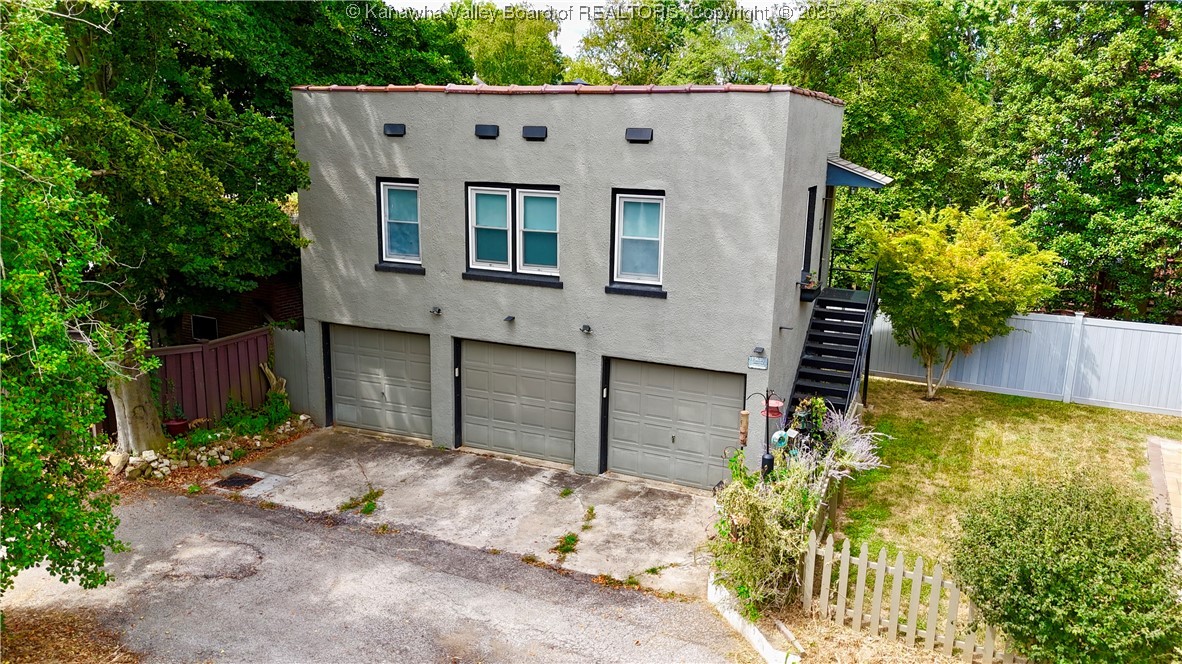 1565 Quarrier Street