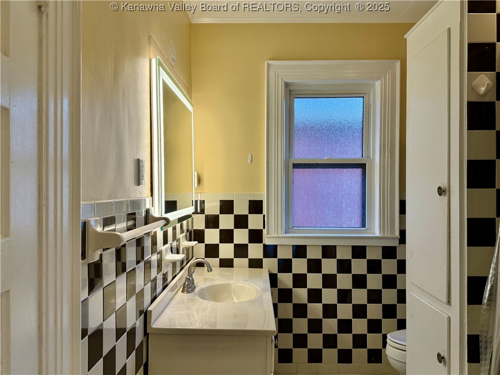 1565 Quarrier Street