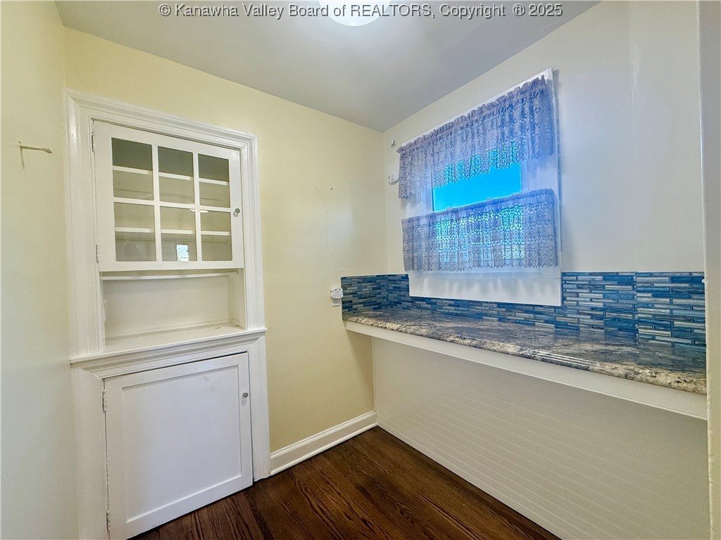 1565 Quarrier Street