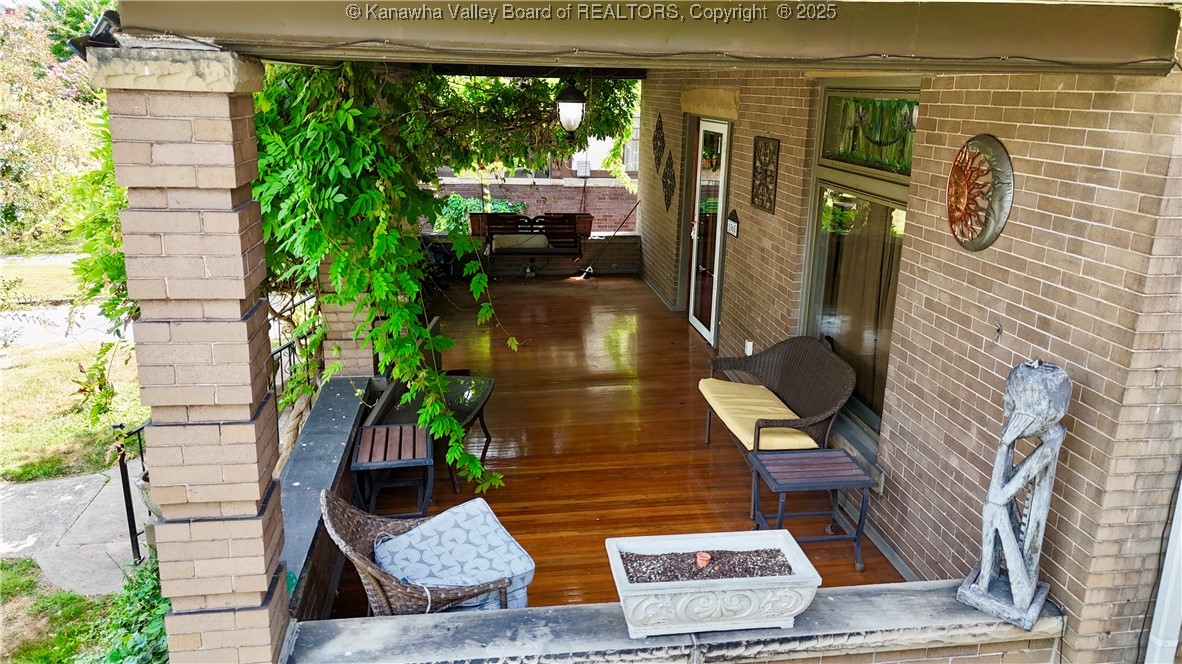 1565 Quarrier Street