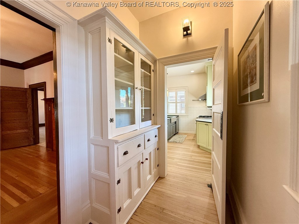 1565 Quarrier Street