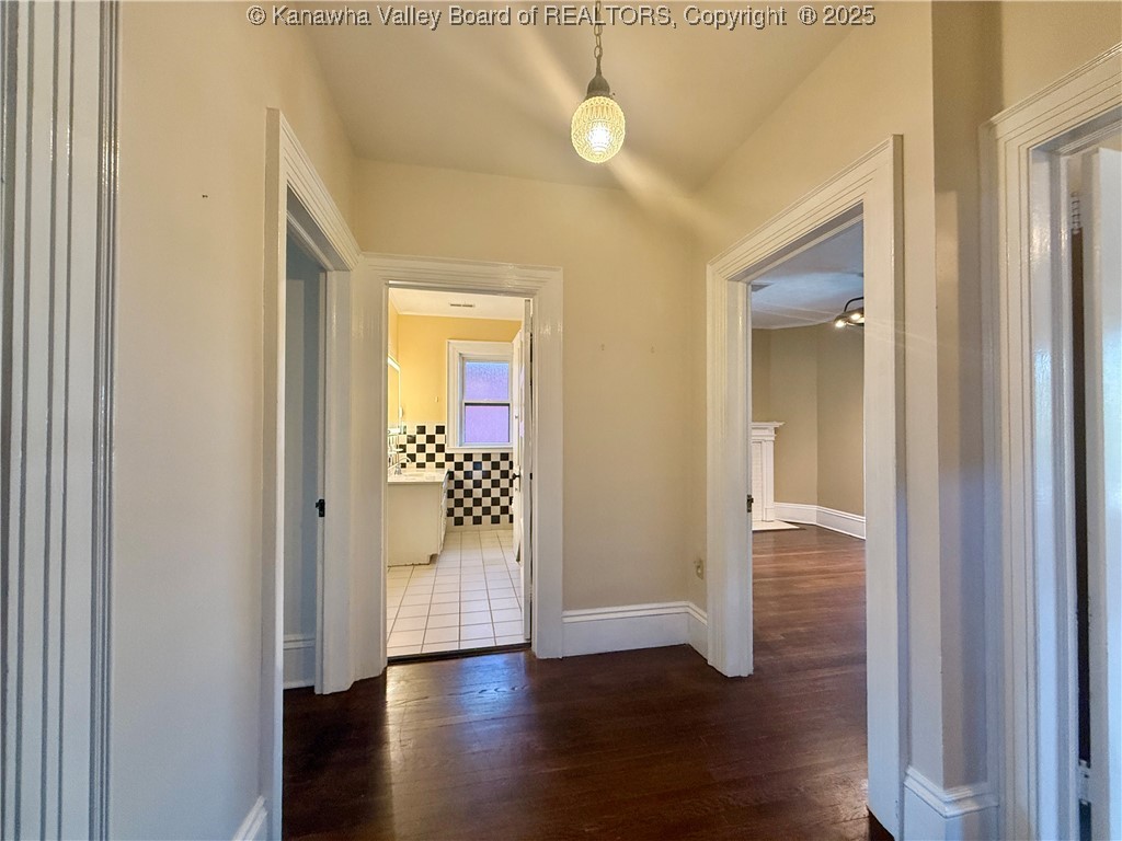 1565 Quarrier Street