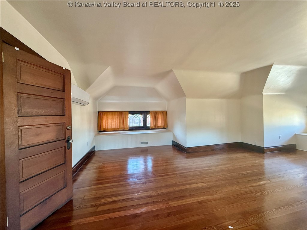 1565 Quarrier Street