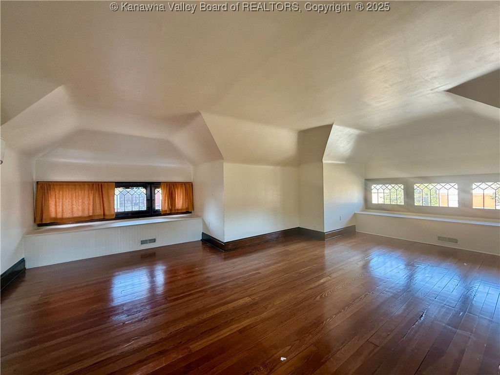 1565 Quarrier Street