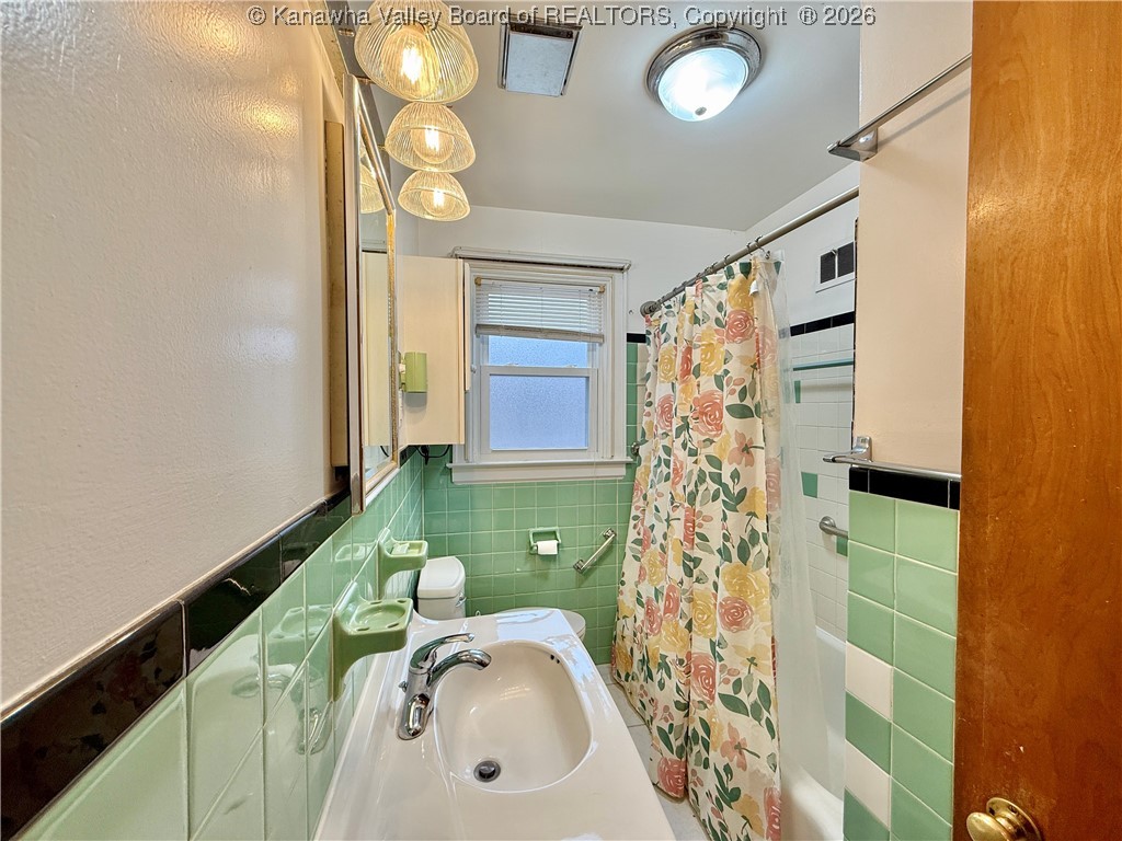 3013 Ridgeview Drive