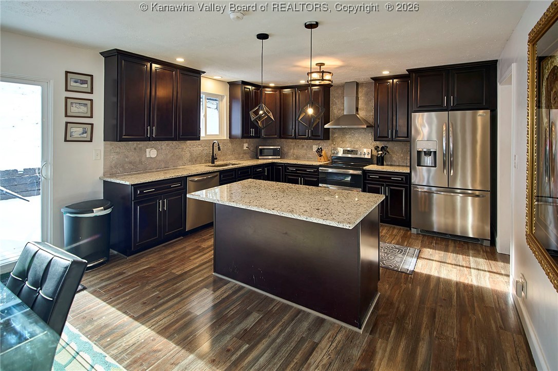 123 Woodbridge Drive