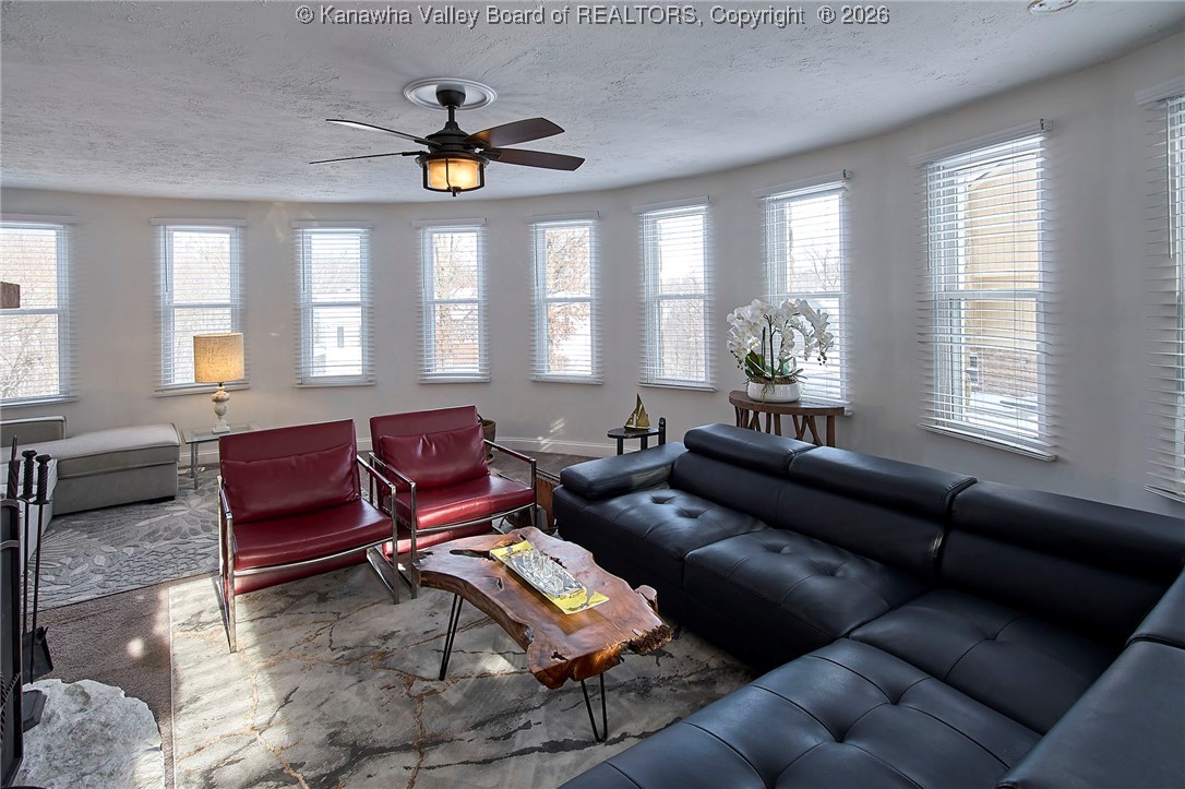 123 Woodbridge Drive