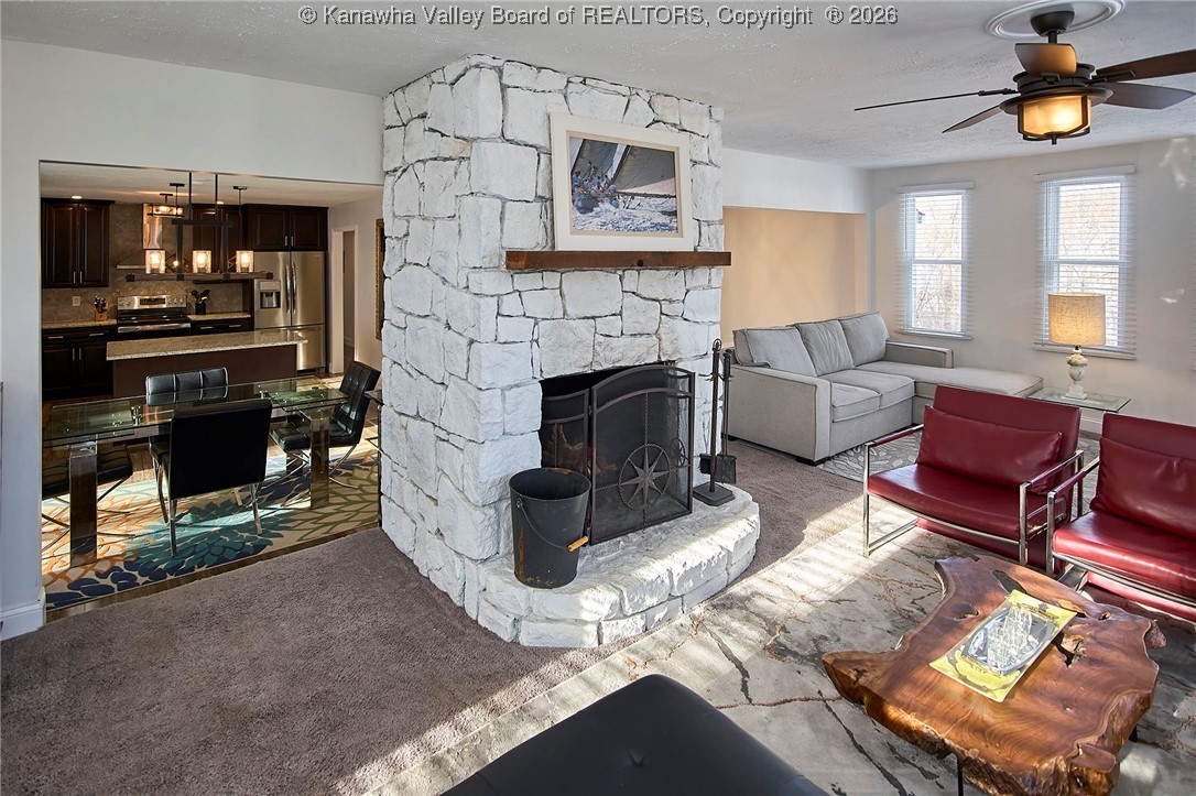 123 Woodbridge Drive
