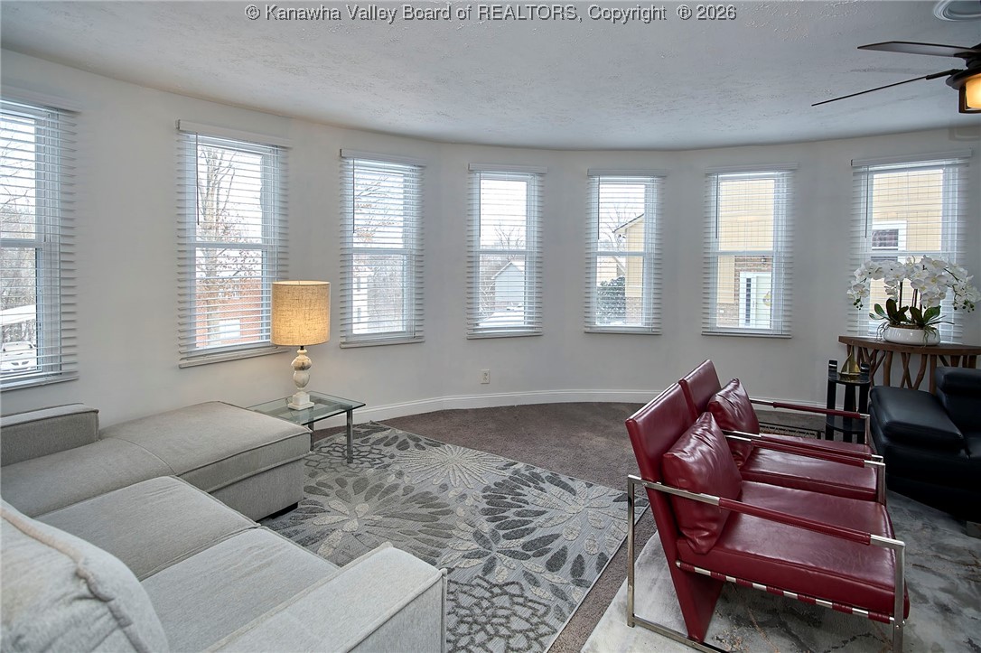 123 Woodbridge Drive